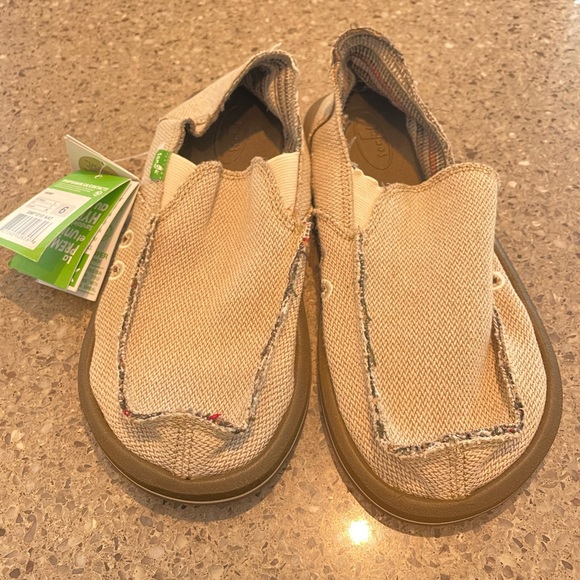 Sanuk Shoes - Picture 1 of 2
